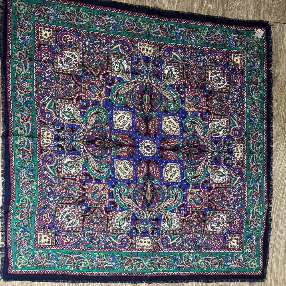 NWT Belvedere Elegance Fine Wool Scarf  Made in Austria 36